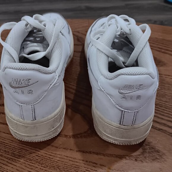 Nike Air Force 1 low rise / Size 6Y fits Woman Size 8 / White - Picture 4 of 8